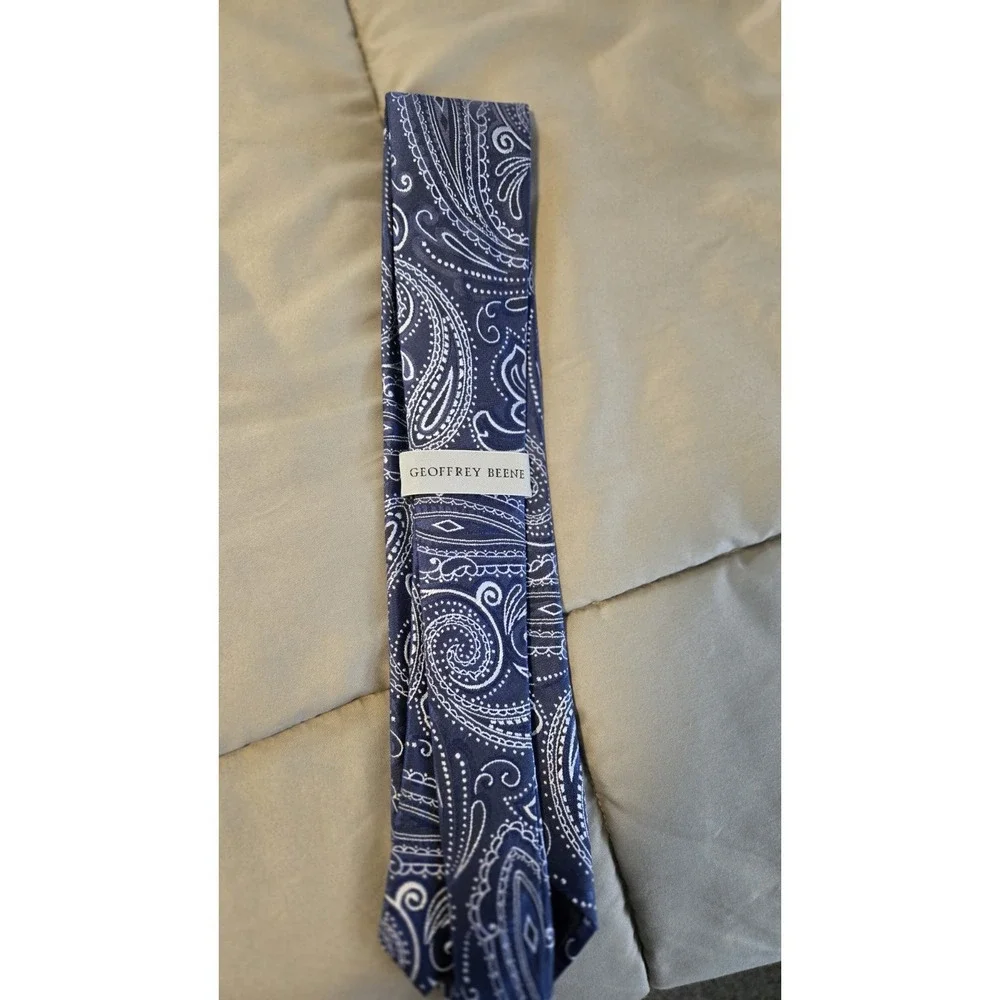 Lot of 16 Silk Ties Stafford Van Heusen Geoffrey Beene Paisley Stripe Geometric